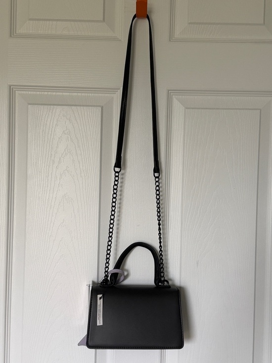 π BETSEY JOHNSON Haunted House Crossbody Bag with Bat Charm Black NWT - Picture 16 of 17